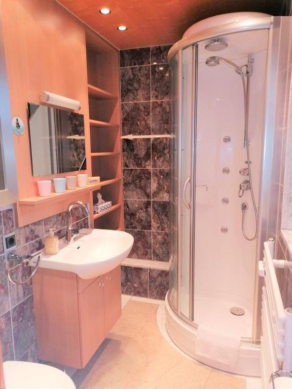 Top Ferienwohnung Mit Tiefgaragenstellplatz, Auch Fuer Laengere Aufenthalte Sasbachwalden Eksteriør bilde